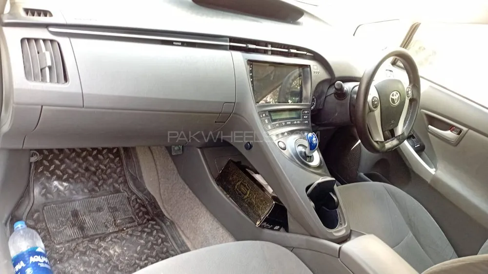 Toyota Prius 2010 for Sale in Bannu Toyota Prius 2010 for Sale in Bannu Image-6