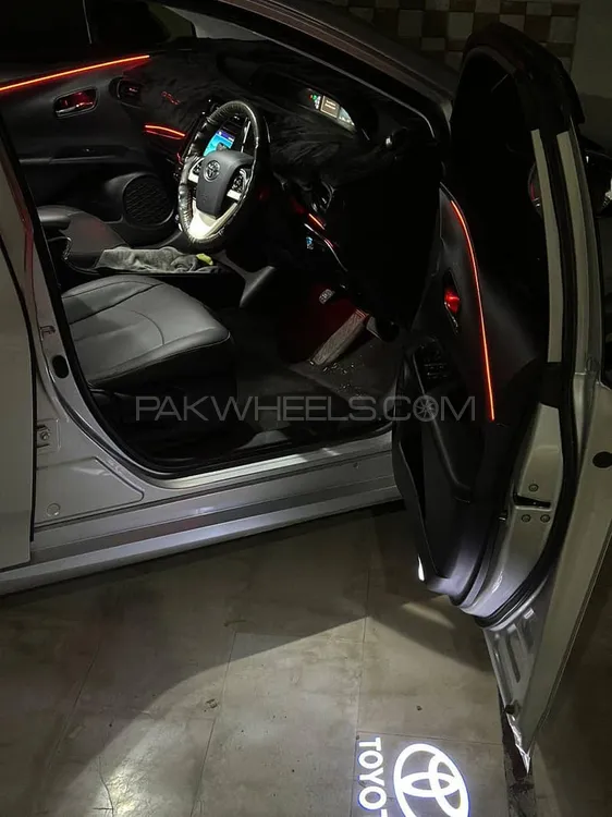 Toyota Prius 2017 for Sale in Karachi Image-1