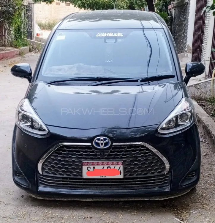 Toyota Sienta 2019 for Sale in Karachi Image-1