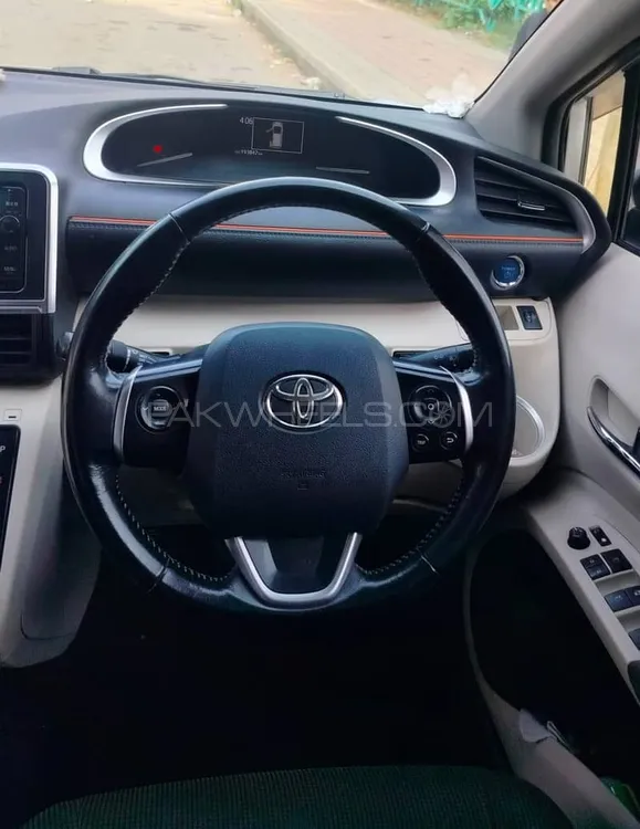 Toyota Sienta 2015 for Sale in Rawalpindi Toyota Sienta 2015 for Sale in Rawalpindi Image-5