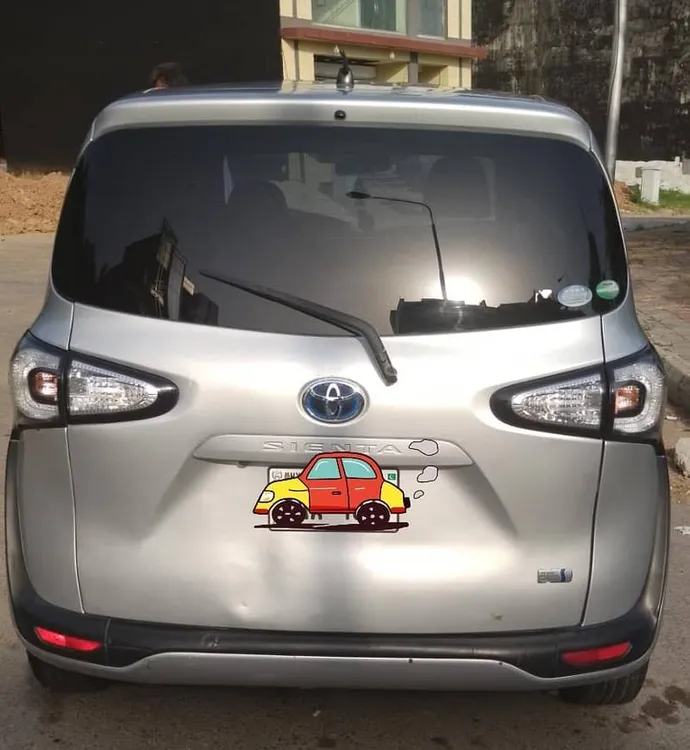 Toyota Sienta 2015 for Sale in Rawalpindi Toyota Sienta 2015 for Sale in Rawalpindi Image-8