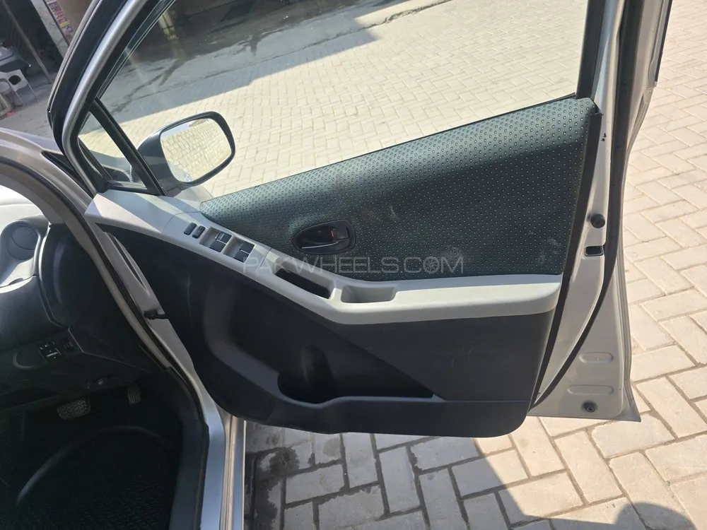 Toyota Vitz 2007 for Sale in Gujrat Toyota Vitz 2007 for Sale in Gujrat Image-10