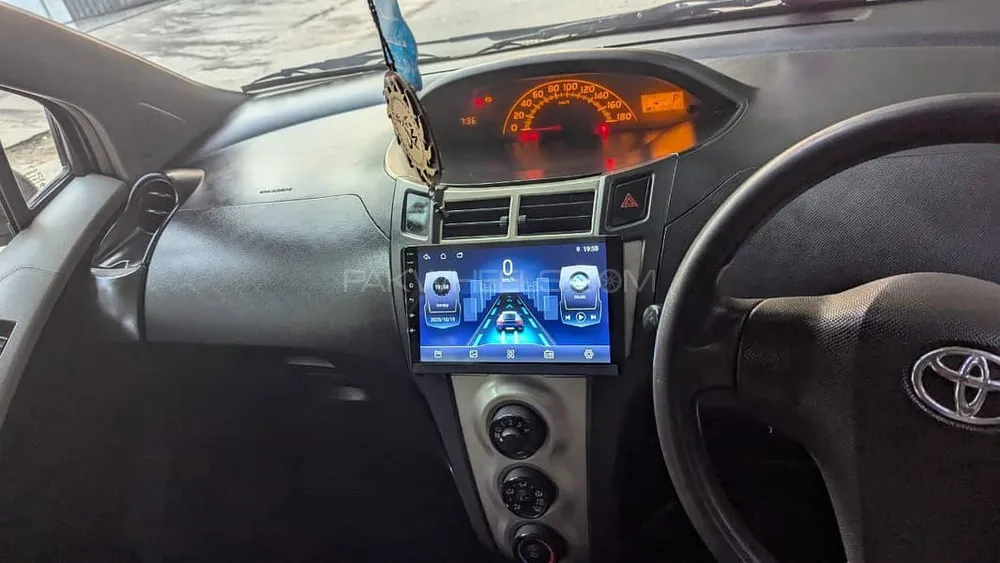 Toyota Vitz 2009 for Sale in Lahore Image-1