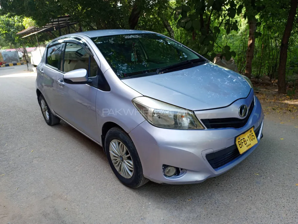 Toyota Vitz 2012 for Sale in Karachi Image-1