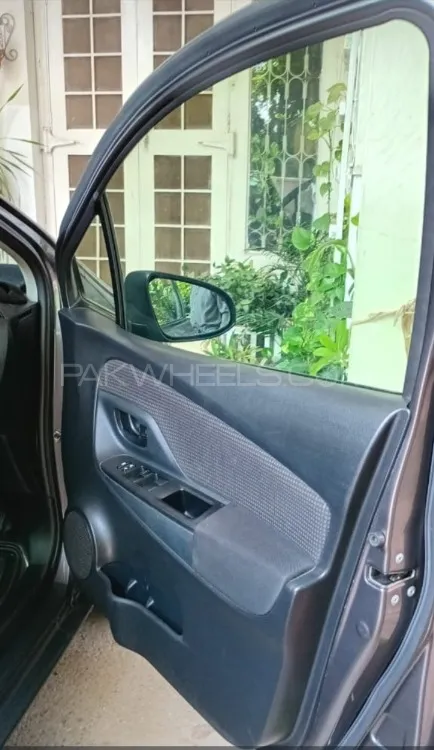 Toyota Vitz 2017 for Sale in Lahore Toyota Vitz 2017 for Sale in Lahore Image-8