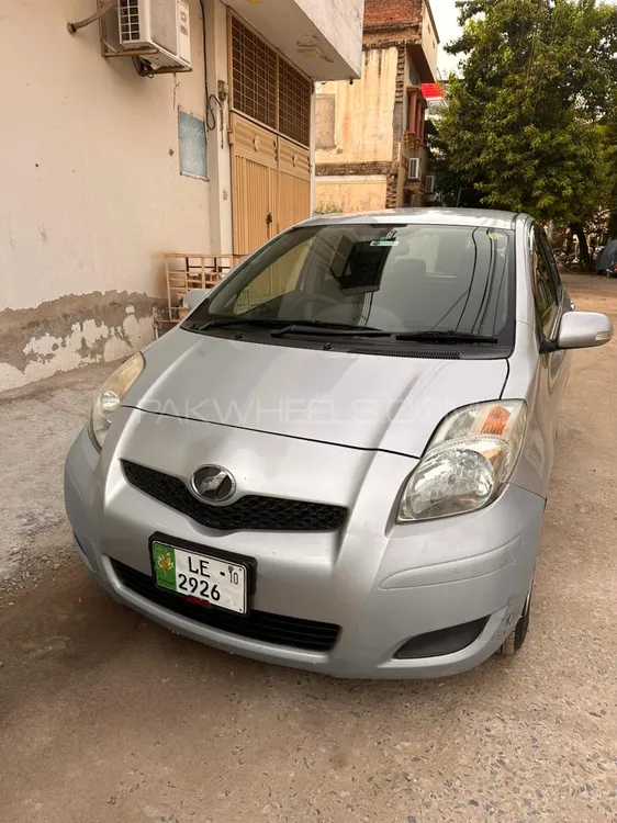 Toyota Vitz 2010 for Sale in Gujranwala Image-1