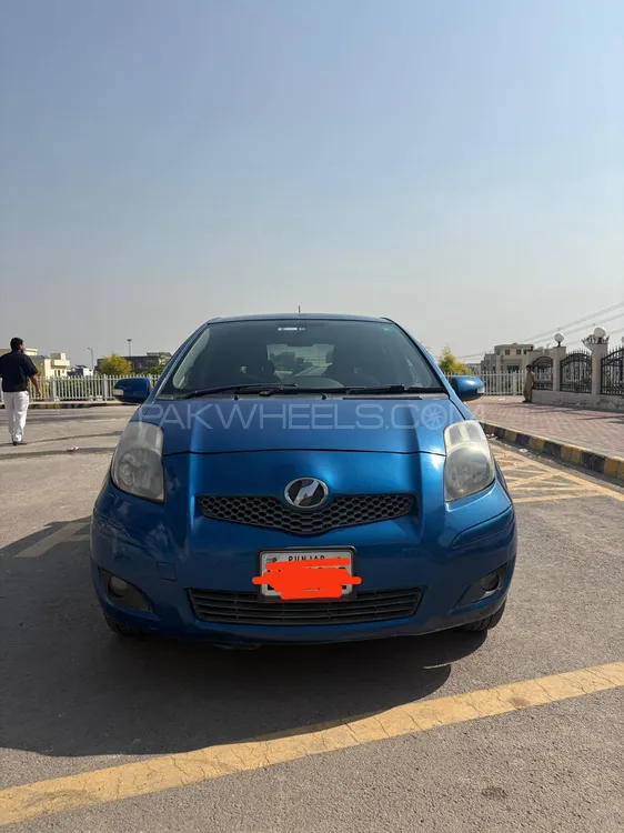Toyota Vitz 2013 for Sale in Islamabad Image-1