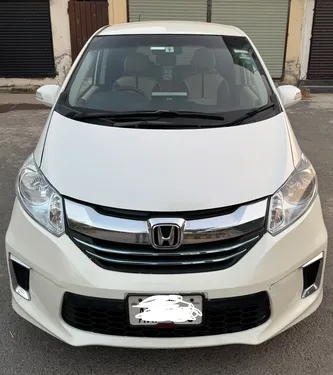 Honda Freed Hybrid B  2016