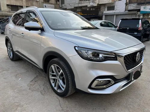 MG HS 2022