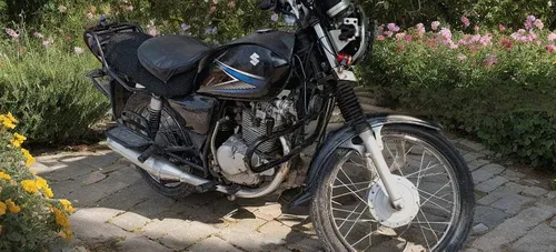 Suzuki GS 150 2014