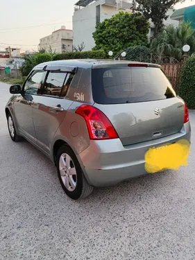 Suzuki Swift DLX Automatic 1.3 2012