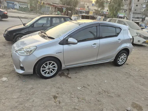 Toyota Aqua S 2012