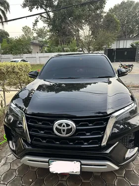 Toyota Fortuner 2.7 V 2021