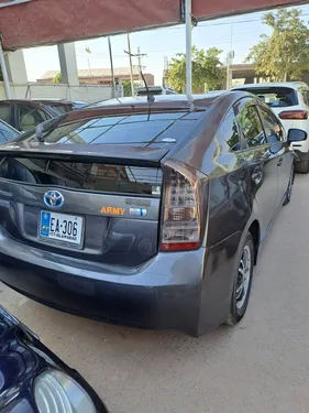 Toyota Prius G 1.8 2011