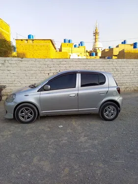 Toyota Vitz F 1.3 2013