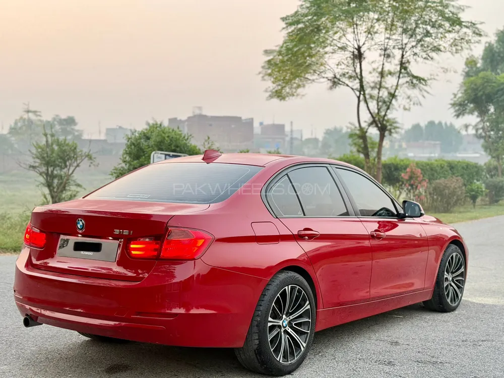 BMW 3 Series 2014 for Sale in Lahore BMW 3 Series 2014 for Sale in Lahore Image-9