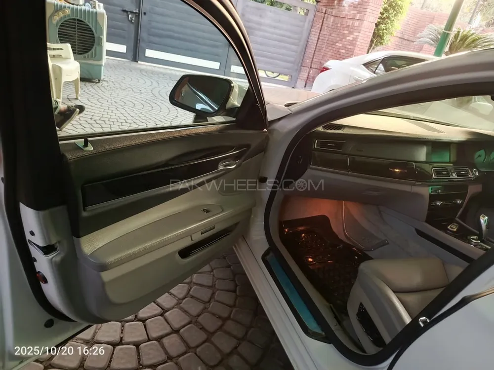 BMW 7 Series 2009 for Sale in Lahore BMW 7 Series 2009 for Sale in Lahore Image-4