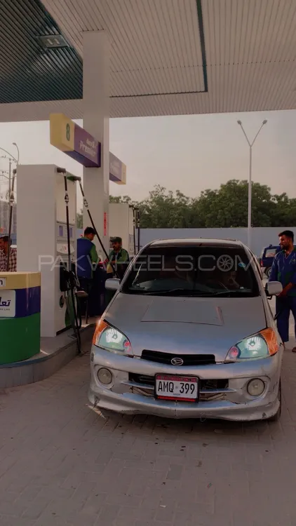 Daihatsu YRV 2001 for Sale in Karachi Image-1