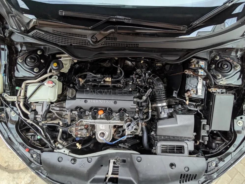 Honda Civic 2019 for Sale in Layyah Honda Civic 2019 for Sale in Layyah Image-14