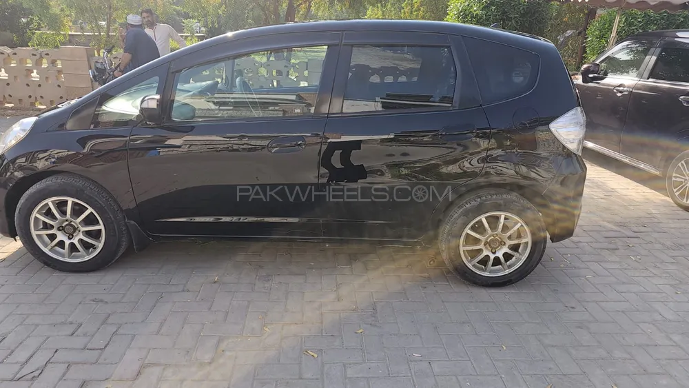 Honda Fit 2011 for Sale in Karachi Honda Fit 2011 for Sale in Karachi Image-12