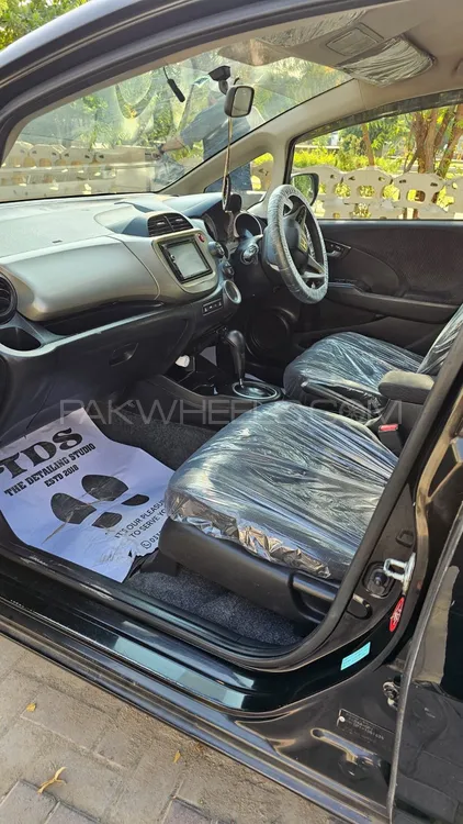 Honda Fit 2011 for Sale in Karachi Honda Fit 2011 for Sale in Karachi Image-10