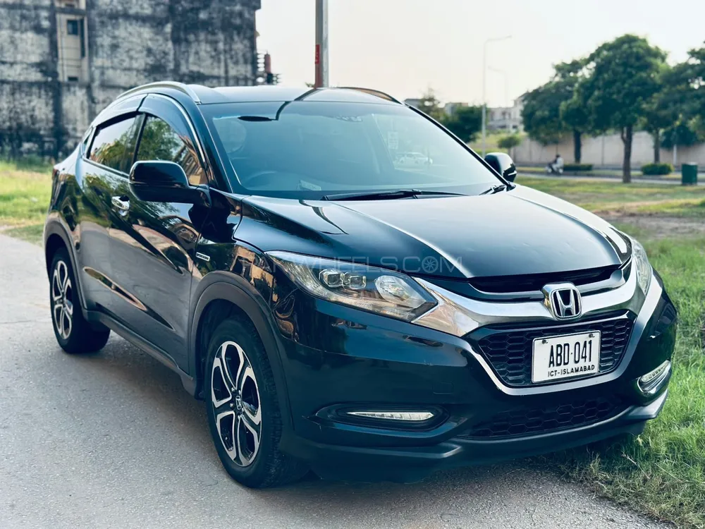 Honda Vezel 2016 for Sale in Multan Honda Vezel 2016 for Sale in Multan Image-1