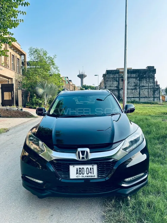 Honda Vezel 2016 for Sale in Multan Honda Vezel 2016 for Sale in Multan Image-12