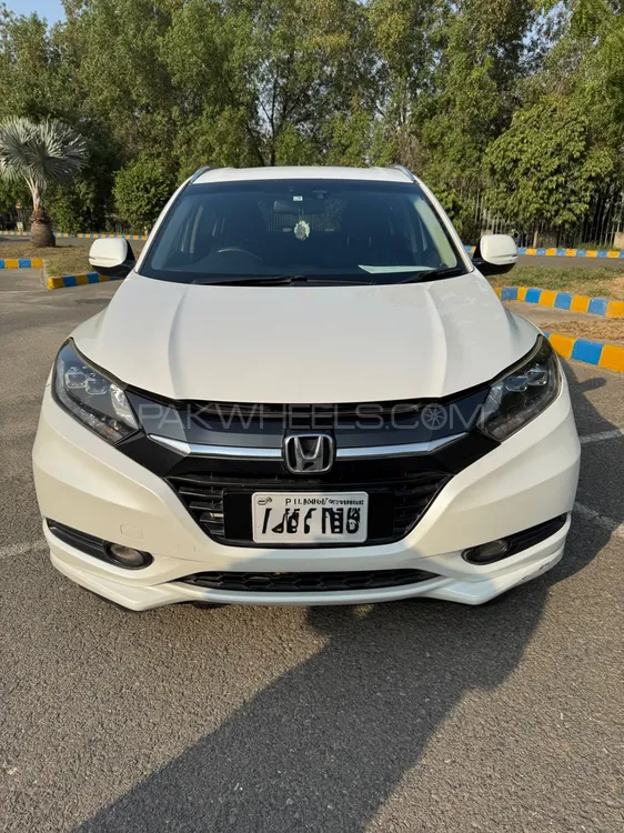 Honda Vezel 2015 for Sale in Lahore Honda Vezel 2015 for Sale in Lahore Image-1