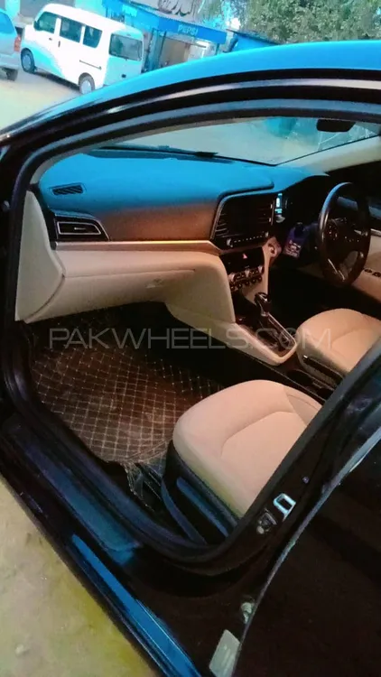 Hyundai Elantra 2022 for Sale in Gujranwala Image-1