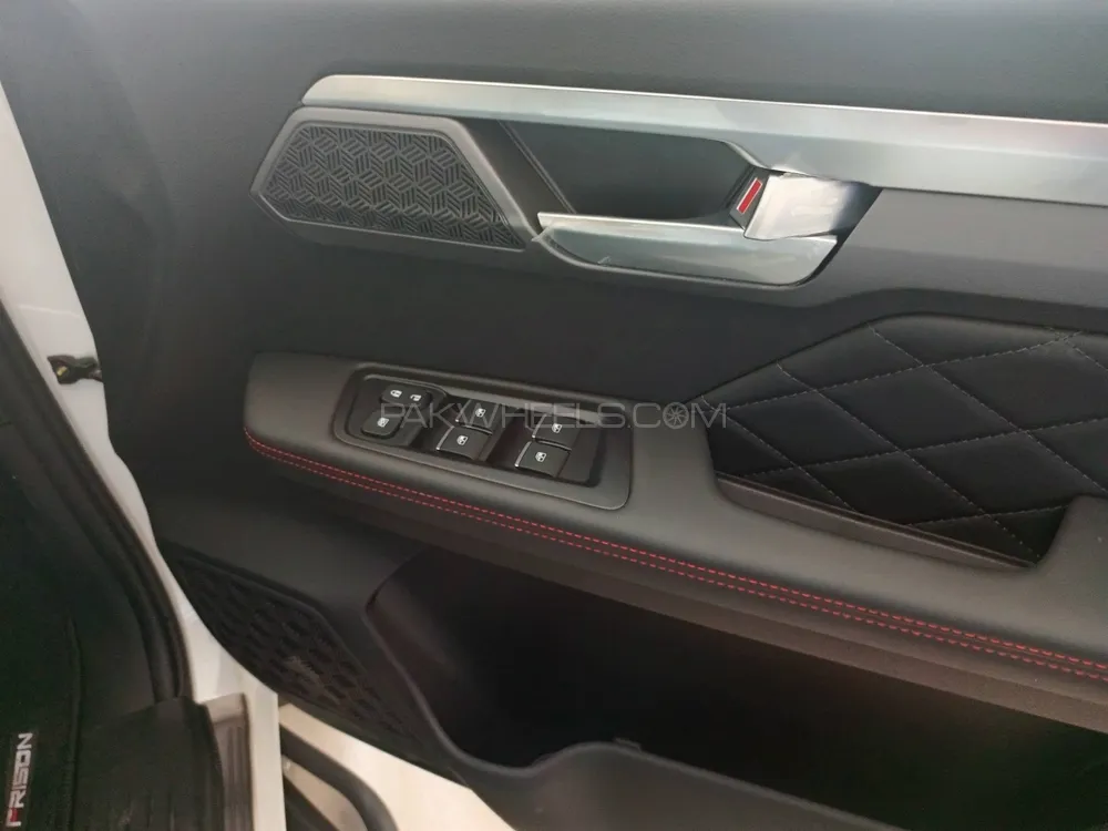 JAC T9 2025 for Sale in Lahore JAC T9 2025 for Sale in Lahore Image-5
