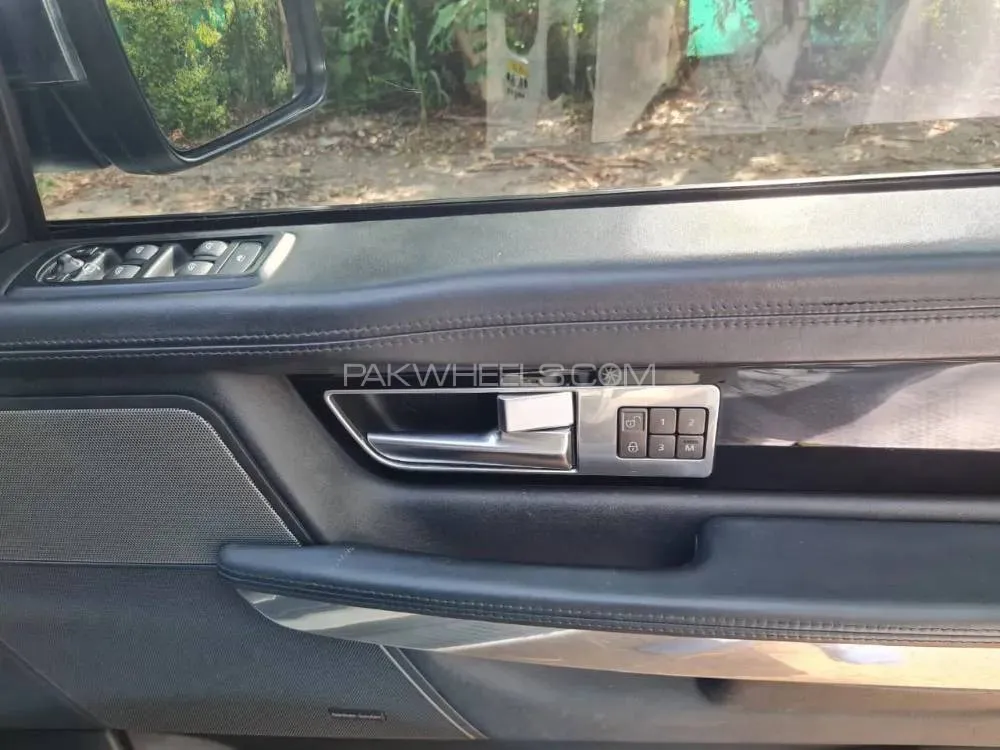 Range Rover Autobiography 2010 for Sale in Islamabad Range Rover Autobiography 2010 for Sale in Islamabad Image-9