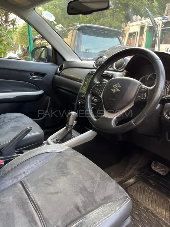 Suzuki Vitara 2017 for Sale in Karachi Suzuki Vitara 2017 for Sale in Karachi Image-6