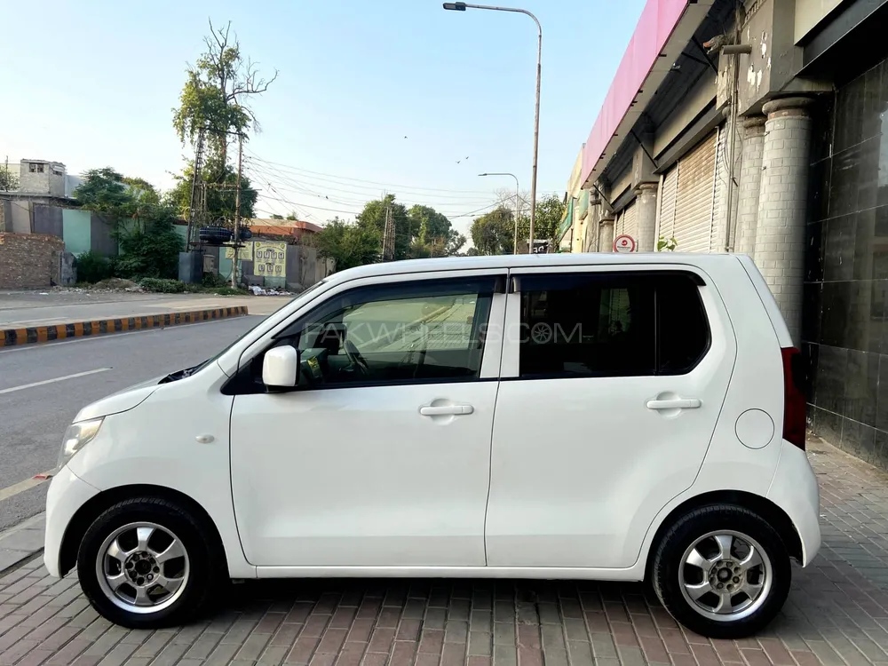 Suzuki Wagon R 2014 for Sale in Peshawar Suzuki Wagon R 2014 for Sale in Peshawar Image-11
