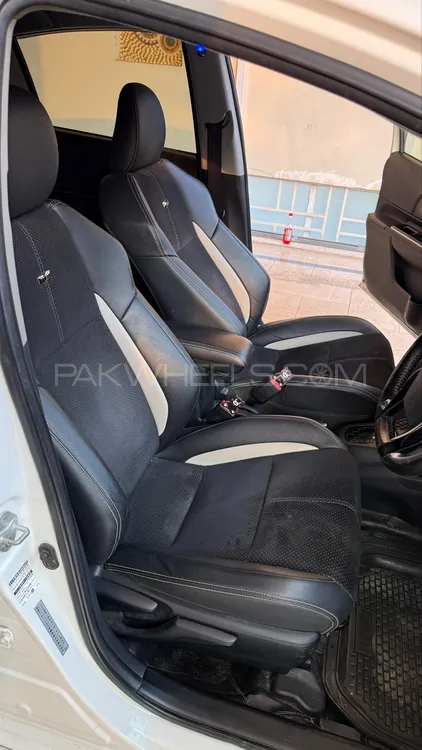 Toyota Aqua 2016 for Sale in Peshawar Toyota Aqua 2016 for Sale in Peshawar Image-13
