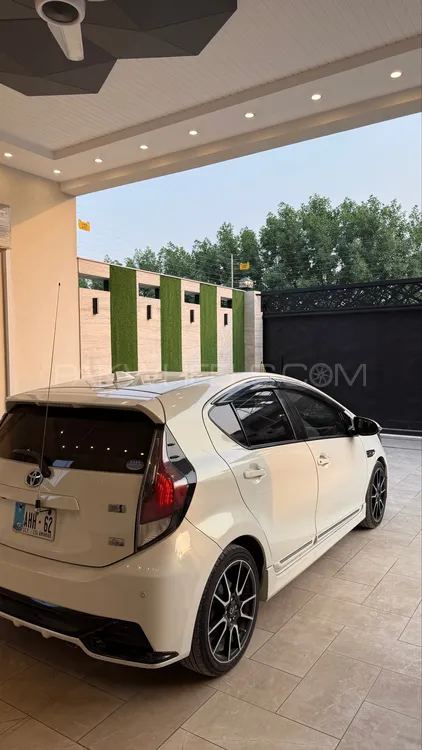 Toyota Aqua 2016 for Sale in Peshawar Toyota Aqua 2016 for Sale in Peshawar Image-15