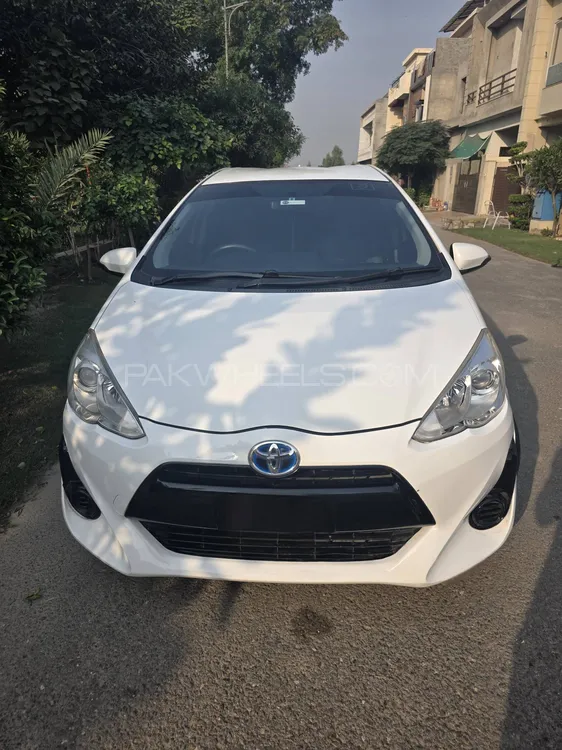 Toyota Aqua 2015 for Sale in Multan Image-1