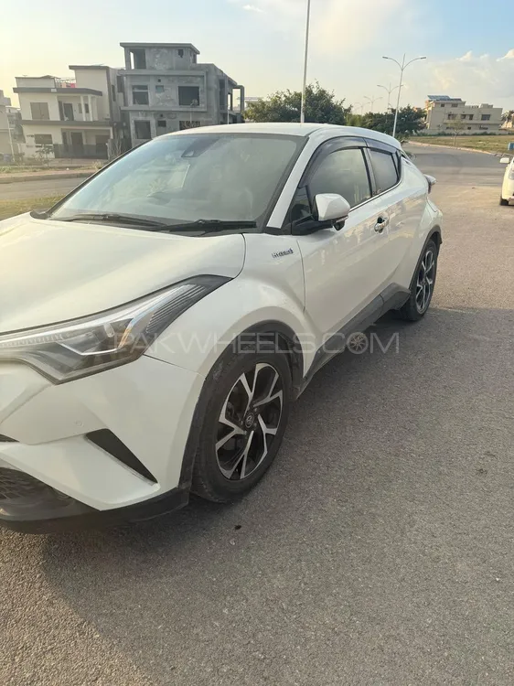 Toyota C-HR 2017 for Sale in Islamabad Toyota C-HR 2017 for Sale in Islamabad Image-1