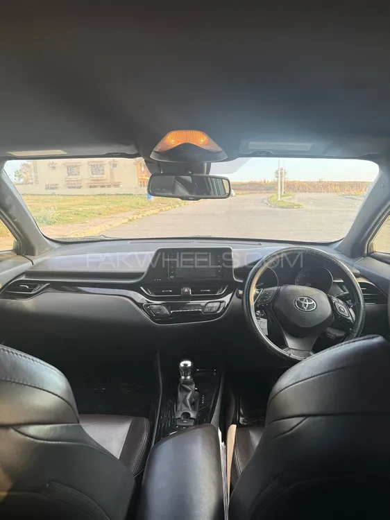 Toyota C-HR 2017 for Sale in Islamabad Toyota C-HR 2017 for Sale in Islamabad Image-3