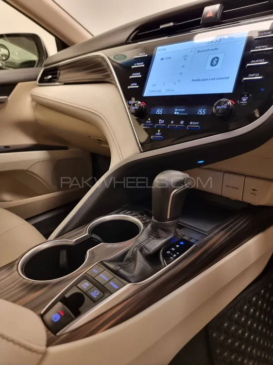 Toyota Camry 2018 for Sale in Karachi Toyota Camry 2018 for Sale in Karachi Image-6