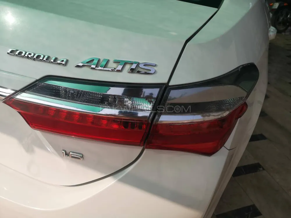 Toyota Corolla 2018 for Sale in Gujranwala Toyota Corolla 2018 for Sale in Gujranwala Image-15