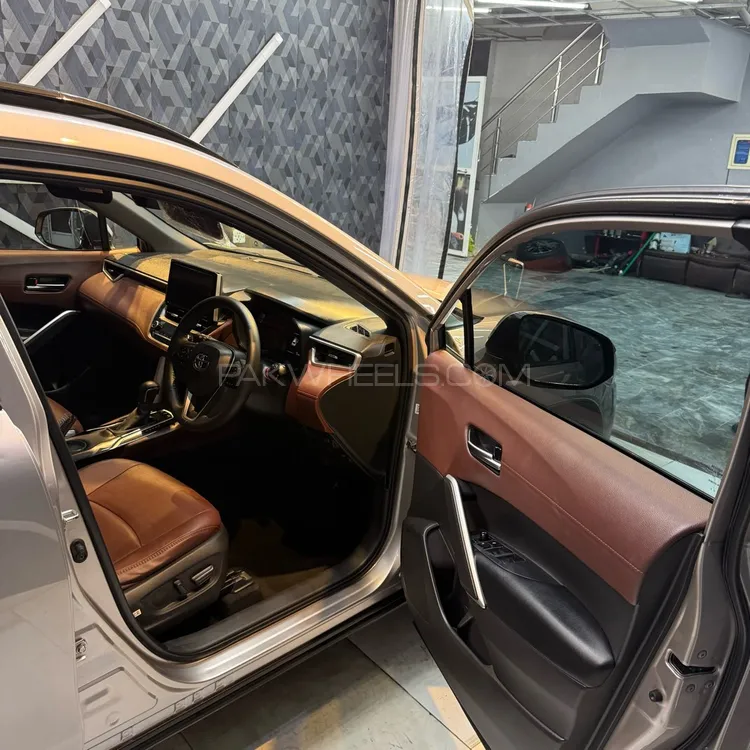 Toyota Corolla Cross 2023 for Sale in Lahore Toyota Corolla Cross 2023 for Sale in Lahore Image-6