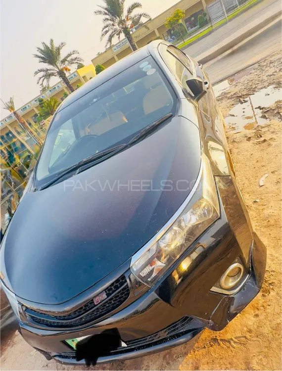 Toyota Corolla 2015 for Sale in Sahiwal Image-1