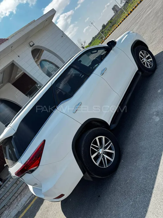 Toyota Fortuner 2017 for Sale in Jhang Toyota Fortuner 2017 for Sale in Jhang Image-8