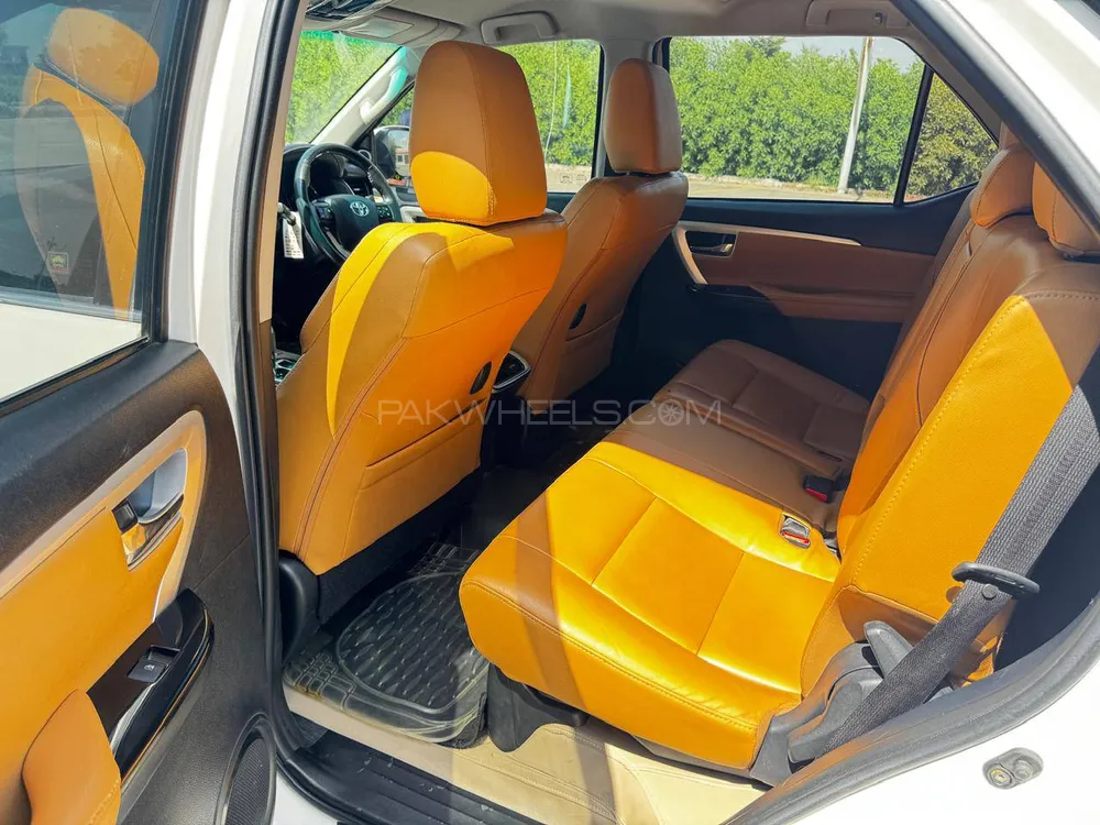 Toyota Fortuner 2017 for Sale in Jhang Toyota Fortuner 2017 for Sale in Jhang Image-15