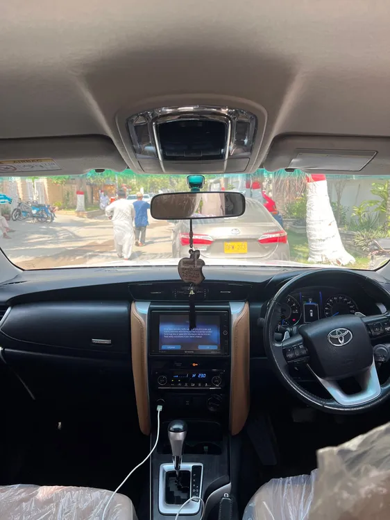 Toyota Fortuner 2017 for Sale in Karachi Toyota Fortuner 2017 for Sale in Karachi Image-7