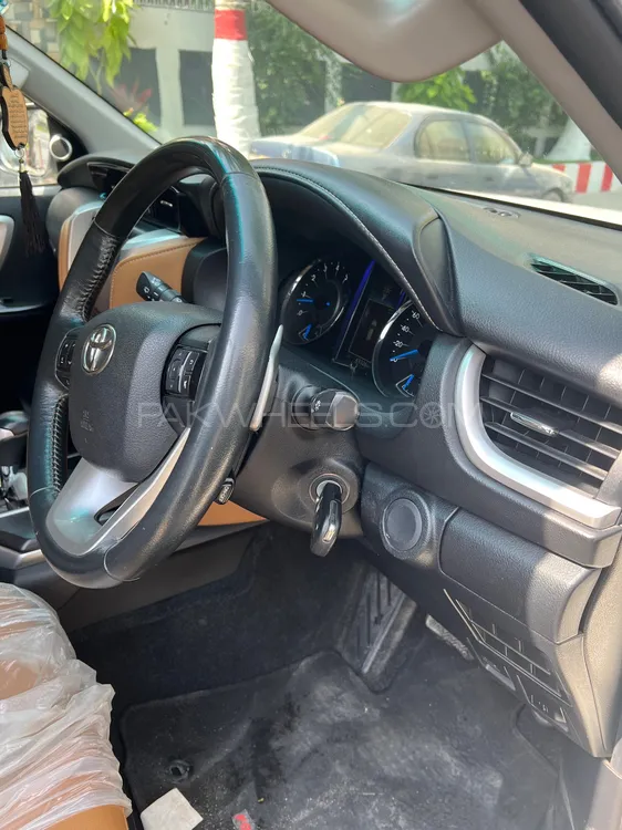 Toyota Fortuner 2017 for Sale in Karachi Toyota Fortuner 2017 for Sale in Karachi Image-9