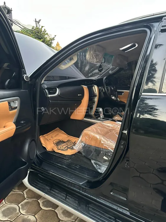 Toyota Fortuner 2021 for Sale in Sialkot Toyota Fortuner 2021 for Sale in Sialkot Image-7