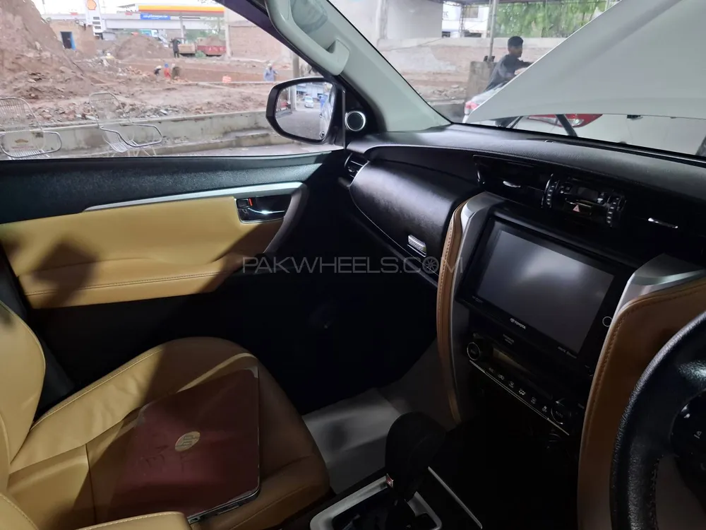 Toyota Fortuner 2019 for Sale in Sargodha Toyota Fortuner 2019 for Sale in Sargodha Image-11