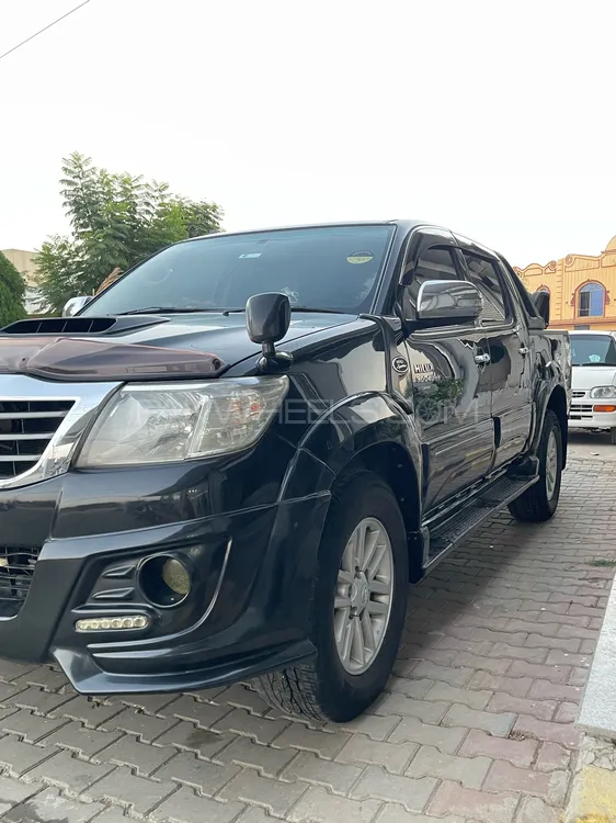 Toyota Hilux 2011 for Sale in Islamabad Toyota Hilux 2011 for Sale in Islamabad Image-4