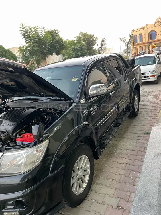 Toyota Hilux 2011 for Sale in Islamabad Toyota Hilux 2011 for Sale in Islamabad Image-3